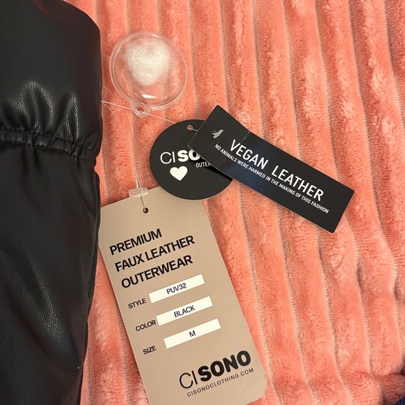 Black Puffer Cropped Vegan Leather - Picture 4 of 5